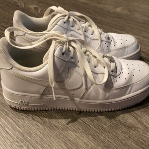 To big on me! They have barley been warn and are in mint condition!!!